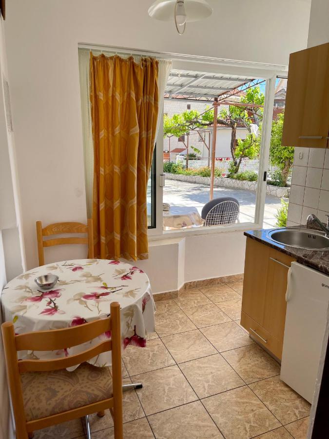 Rooms & Apartments Tepsa - Centre Хвар Екстериор снимка
