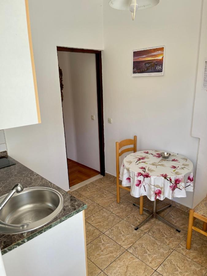 Rooms & Apartments Tepsa - Centre Хвар Екстериор снимка