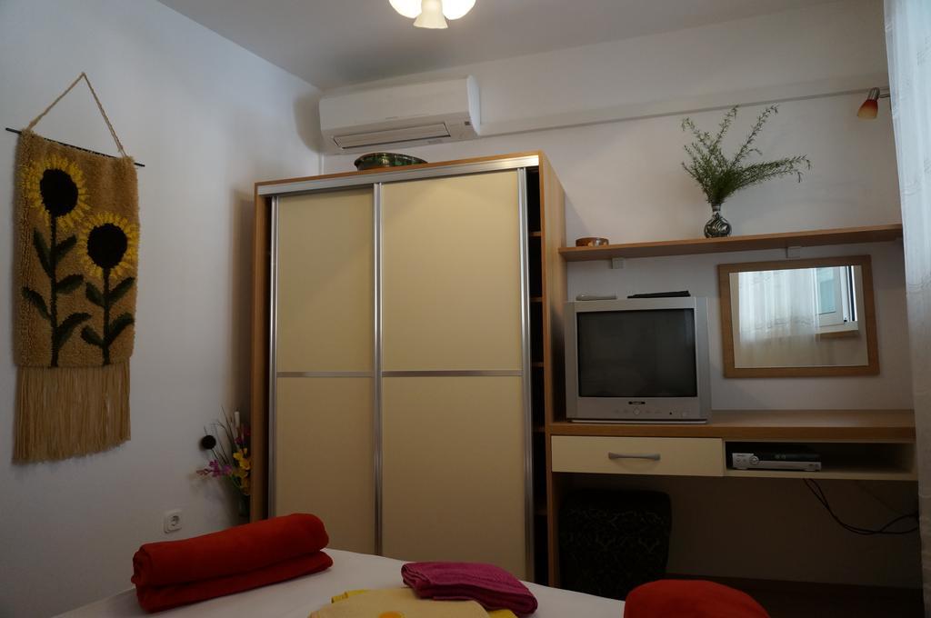 Rooms & Apartments Tepsa - Centre Хвар Екстериор снимка