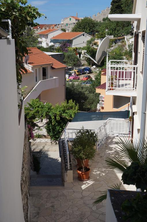 Rooms & Apartments Tepsa - Centre Хвар Екстериор снимка