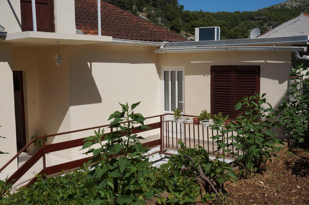 Rooms & Apartments Tepsa - Centre Хвар Екстериор снимка