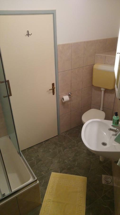 Rooms & Apartments Tepsa - Centre Хвар Екстериор снимка