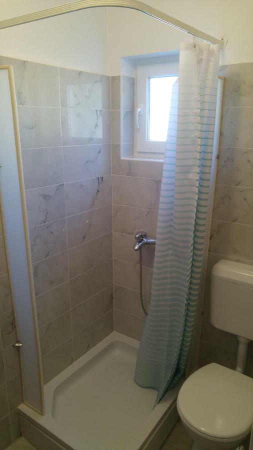 Rooms & Apartments Tepsa - Centre Хвар Екстериор снимка